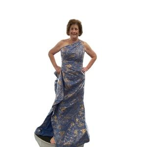 TERI JON EVENING DRESS- LIKE NEW